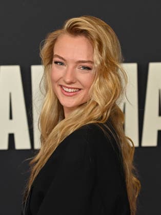 ˜Dead Man™s Wire™ Los Angeles Screening Lilly Krug arriving at the Los Angeles screening of Dead Man™s Wire held at AMC The Grove 14 on January 7, 2026 in Los Angeles, Ca. Los Angeles Barker Hanger California USA Copyright: xTammiexArroyox xAFF-USA.comx