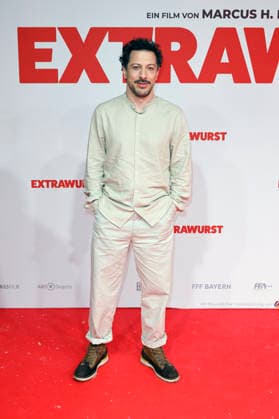 Fahri Yardim at the world premiere of the movie Extrawurst in the Lichtburg Essen, 07 01 2026 Foto:xT.xSchröerx xFuturexImagex extrawurst_6171