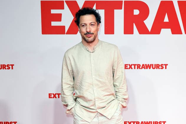 Fahri Yardim at the world premiere of the movie Extrawurst in the Lichtburg Essen, 07 01 2026 Foto:xT.xSchröerx xFuturexImagex extrawurst_6175