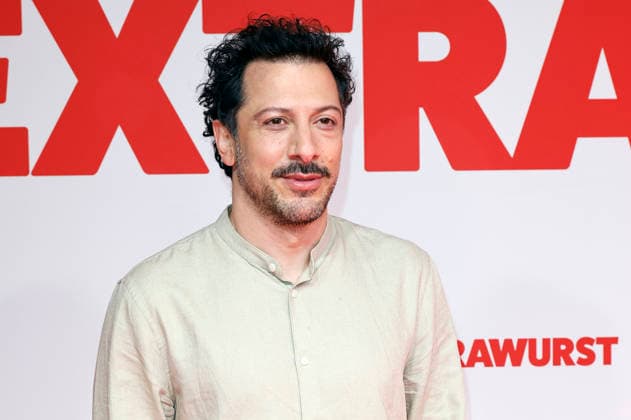 Fahri Yardim at the world premiere of the movie Extrawurst in the Lichtburg Essen, 07 01 2026 Foto:xT.xSchröerx xFuturexImagex extrawurst_6176