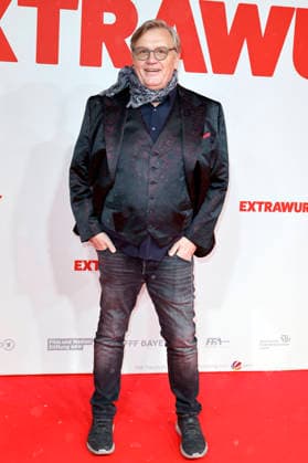 Hape Kerkeling bei der Weltpremiere des Kinofilms Extrawurst in der Lichtburg. Essen, 07.01.2026 *** Hape Kerkeling at the world premiere of the movie Extrawurst in the Lichtburg Essen, 07 01 2026 Foto:xT.xSchröerx xFuturexImagex extrawurst_6181