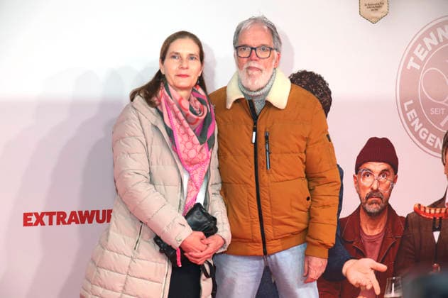 Wolfgang Trepper with companion at the world premiere of the movie Extrawurst in the Lichtburg Essen, 07 01 2026 Foto:xAgenturxWehnertx xGränzdörferx xFuturexImagex extrawurst_6224