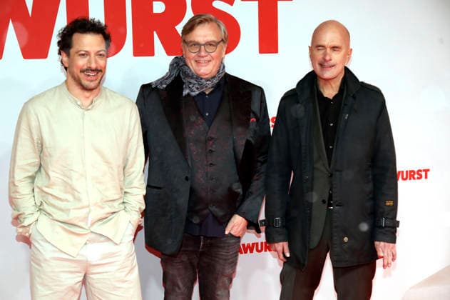 Fahri Yardim, Hape Kerkeling and Christoph Maria Herbst at the world premiere of the feature film Extrawurst at Lichtburg Essen, 07 01 2026 Foto:xAgenturxWehnertx xGränzdörferx xFuturexImagex extrawurst_6259