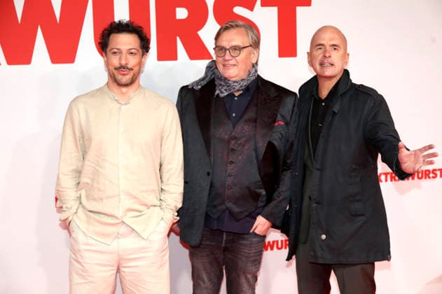 Fahri Yardim, Hape Kerkeling and Christoph Maria Herbst at the world premiere of the feature film Extrawurst at Lichtburg Essen, 07 01 2026 Foto:xAgenturxWehnertx xGränzdörferx xFuturexImagex extrawurst_6262