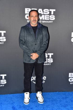US: Stars take to red carpet in Los Angeles for Beast Games season 2 Im the picture Michael Miller. MrBeast is bringing back the heat with his popular competition series. The first three episodes of Beast Games Season 2 premiere on Wednesday, Jan. 7 on Prime Video. The inaugural season of the series, hosted by popular YouTuber James Jimmy Donaldson, better known as MrBeast, debuted in December 2024. In Season 2, 200 eager competitors play to win $5 million. The show is similar in many ways to the popular Netflix series Squid Game, though contestants don t fight to the death. They just go home when eliminated. Fans of challenge-based reality series won t want to miss a Survivor crossover episode. Filmed on Fiji, contestants will take Copyright: AlbertoxSibaja