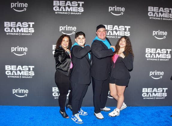 US: Stars take to red carpet in Los Angeles for Beast Games season 2 Im the picture from left to right Erika Befumo, Eric Justice Befumo, A.J befumo. MrBeast is bringing back the heat with his popular competition series. The first three episodes of Beast Games Season 2 premiere on Wednesday, Jan. 7 on Prime Video. The inaugural season of the series, hosted by popular YouTuber James Jimmy Donaldson, better known as MrBeast, debuted in December 2024. In Season 2, 200 eager competitors play to win $5 million. The show is similar in many ways to the popular Netflix series Squid Game, though contestants don t fight to the death. They just go home when eliminated. Fans of challenge-based reality series won t want to miss a Survivor crosso Copyright: AlbertoxSibaja