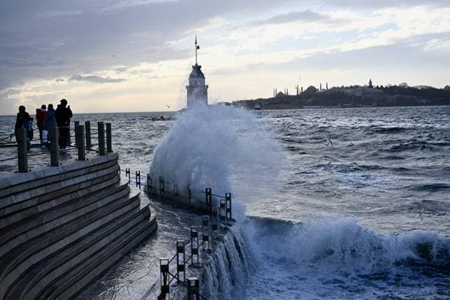 Effects of the storm continue in Istanbul ISTANBUL, TURKIYE - JANUARY 8: Maiden s Tower is seen as waves hit the shores due to intermittent rain and severe storms in Uskudar district of Istanbul, Turkiye on January 8, 2026. Elif Ozturk Anadolu Istanbul Turkey. Editorial use only. Please get in touch for any other usage.  Copyright: x2026xAnadoluxElifxOzturkx