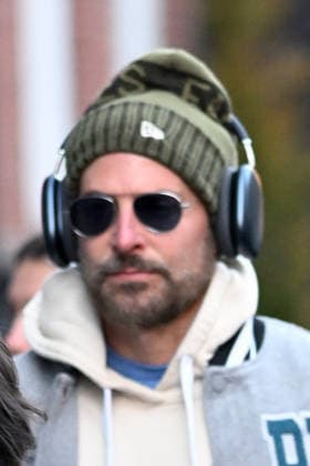 **EXCLUSIVE ALL ROUNDER** EXCLUSIVE Bradley Cooper is spotted out in New York wearing a beanie hat and sunglasses, keeping a low profile after addressing swirling facelift rumors on the SmartLess podcast Featuring: Bradley Cooper Where: New York City, New York, United States When: 08 Jan 2026 Credit: Elder Ordonez INSTARimages EDITORIAL USE ONLY. NOT FOR USE BY NEWSPAPERS BASED IN THE UK. Copyright: xx instar55368840