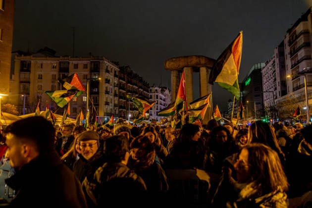 Atmosphere prior to the basketball match between Real Madrid and Maccabi Tel Aviv Dozens of people gather before the basketball match between Real Madrid and Maccabi Tel Aviv, at the Movistar Arena, on January 8, 2026, in Madrid Spain Before the match, a rally has been called with the slogan For genocide, Israel out of basketball 08 JANUARY 2026 Madrid Madrid Madrid Spain  Copyright: xRicardoxRubiox 7204936