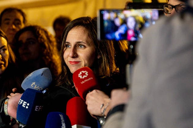 Atmosphere prior to the basketball match between Real Madrid and Maccabi Tel Aviv The secretary general of Podemos, Ione Belarra, attends the media during a rally before the basketball match between Real Madrid and Maccabi Tel Aviv, at the Movistar Arena, on January 8, 2026, in Madrid Spain A rally has been called prior to the match with the slogan Por genocida, fuera Israel del baloncesto 08 JANUARY 2026 Madrid Madrid Madrid Spain  Copyright: xRicardoxRubiox 7204946