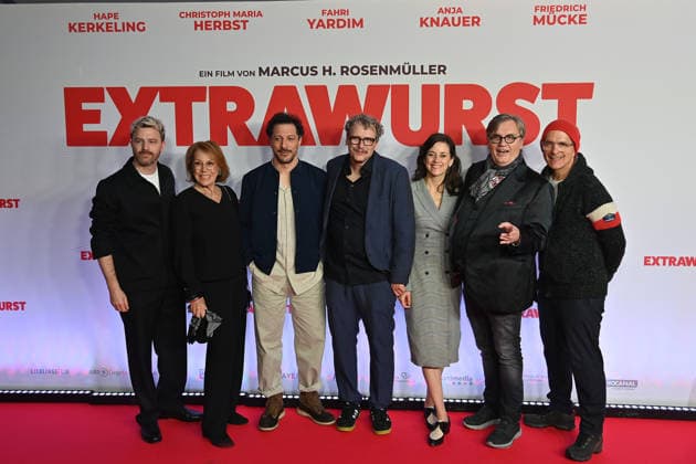 from left Friedrich MUECKE actor , Gaby DOHM actress , Fahri YARDIM actor , ,Marcus H ROSENMUELLER director , Anja KNAUER actress , Hape KERKELING actor Christoph Maria HERBST actor Premiere EXTRAWURST on 08 01 2026 at the Mathaeser cinema in Munich
