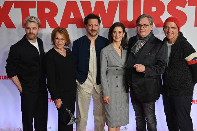 from left Friedrich MUECKE actor , Gaby DOHM actress , Fahri YARDIM actor , ,Marcus H ROSENMUELLER director , Anja KNAUER actress , Hape KERKELING actor Christoph Maria HERBST actor Premiere EXTRAWURST on 08 01 2026 at the Mathaeser cinema in Munich