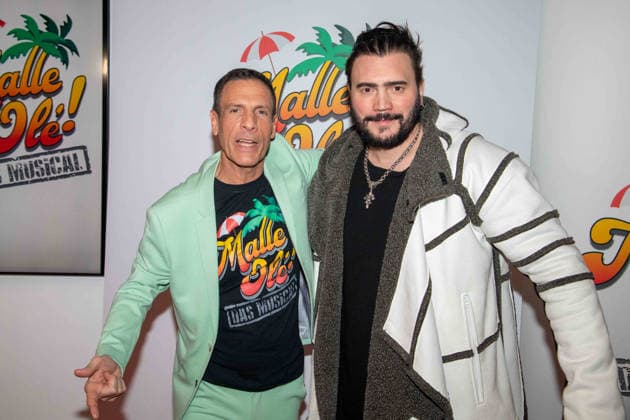 f l Harald REITINGER, producer, Bela KLENTZE, actor, red carpet, red carpet show, arrival, premiere of the musical MALLE OLE das Musical das ballert on 08 01 2026 at the Theater a Marientor, Duisburg