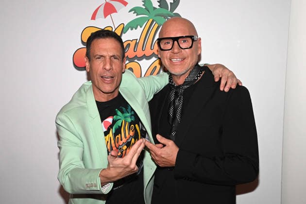 f l Harald REITINGER, producer, Olaf HENNING, Schlagersaenger, red carpet, red carpet show, arrival, premiere of the musical MALLE OLE das Musical das ballert on 08 01 2026 at the Theater a Marientor, Duisburg