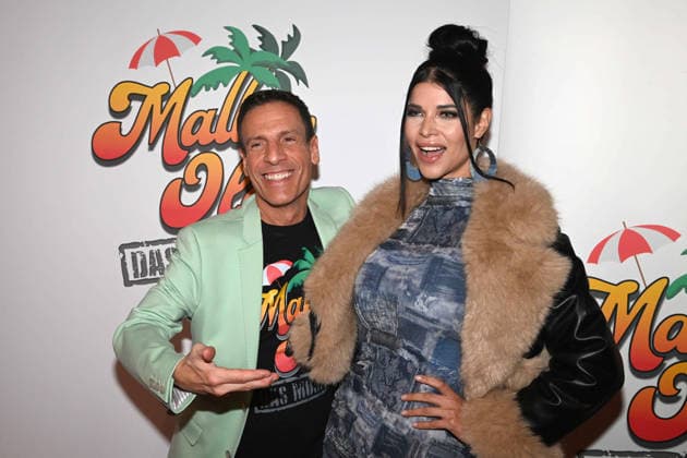 Harald REITINGER, producer, Micaela SCHAEFER, shepherd, model, red carpet, red carpet show, arrival, premiere of the musical MALLE OLE das Musical das ballert on 08 01 2026 at the Theater a Marientor, Duisburg