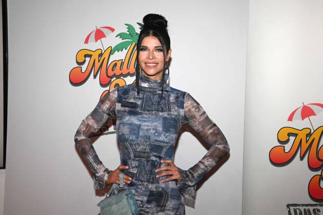 Micaela SCHAEFER, shepherd, model, red carpet, red carpet show, arrival, premiere of the musical MALLE OLE das Musical das ballert on 08 01 2026 at the Theater a Marientor, Duisburg