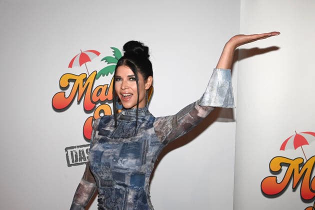 Micaela SCHAEFER, shepherd, model, red carpet, red carpet show, arrival, premiere of the musical MALLE OLE das Musical das ballert on 08 01 2026 at the Theater a Marientor, Duisburg