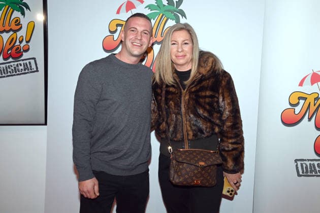 MEL and ADDI, Melanie and Adrian, TV actors, The Emigrants, red carpet, red carpet show, arrival, premiere of the musical MALLE OLE das Musical das ballert on 08 01 2026 at the Theater a Marientor, Duisburg