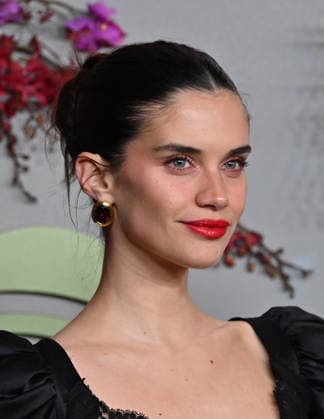 The Hollywood Reporter and Spotify Host Nominees Night Sara Sampaio arriving to The Hollywood Reporter And Spotify Host Nominees Night: An Official Golden Week Event held at The Lot at Formosa on January 8, 2026 in Los Angeles, Ca. Los Angeles The Lot at Formosa California USA Copyright: xTammiexArroyox xAFF-USA.comx