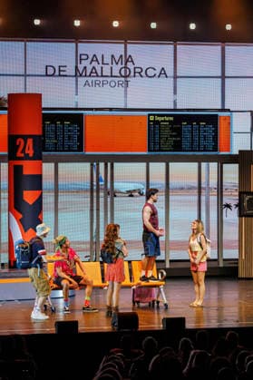 Musical performers at the world premiere of the musical Malle OlÃ das Musical, das ballert at the Theater am Marientor Duisburg, 08 01 2026 Foto:xO.xLangelx xFuturexImagex malle_6107