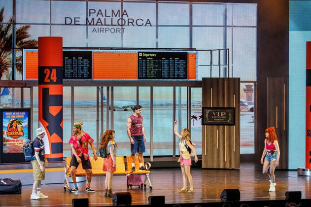 Musical performers at the world premiere of the musical Malle OlÃ das Musical, das ballert at the Theater am Marientor Duisburg, 08 01 2026 Foto:xO.xLangelx xFuturexImagex malle_6110