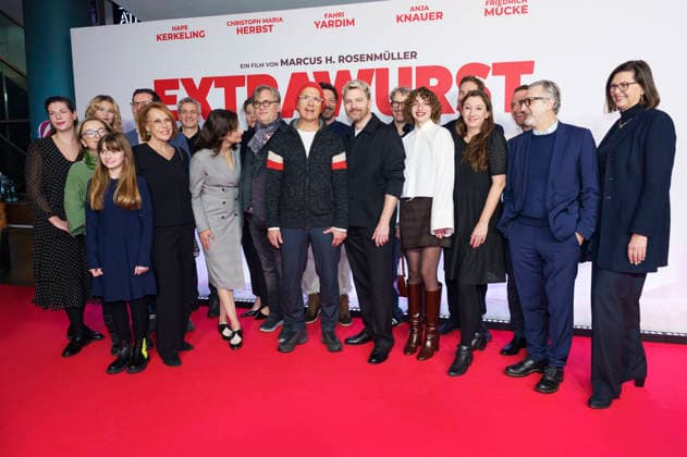 Friedrich Mücke, Gaby Dohm, Fahri Yardim, Marcus H Rosenmüller, Anja Knauer, Hape Kerkeling and Christoph Maria Herbst with cast and crew at the premiere of the movie Extrawurst at Mathäser Filmpalast Munich, 08 01 2026 Foto:xN.xKolinzx xFuturexImagex extrawurst_6501