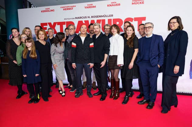 Friedrich Mücke, Gaby Dohm, Fahri Yardim, Marcus H Rosenmüller, Anja Knauer, Hape Kerkeling and Christoph Maria Herbst with cast and crew at the premiere of the movie Extrawurst at Mathäser Filmpalast Munich, 08 01 2026 Foto:xN.xKolinzx xFuturexImagex extrawurst_6502