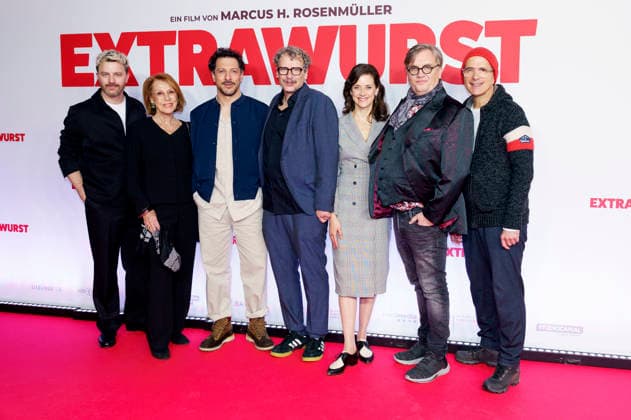 Friedrich Mücke, Gaby Dohm, Fahri Yardim, Marcus H Rosenmüller, Anja Knauer, Hape Kerkeling and Christoph Maria Herbst at the premiere of the movie Extrawurst at Mathäser Filmpalast Munich, 08 01 2026 Foto:xN.xKolinzx xFuturexImagex extrawurst_6503