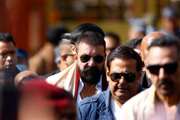 January 10, 2026, Kathmandu, Nepal: Bollywood legend Sanjay Dutt visits the sacred Pashupatinath Temple to offer prayers at one of Hinduism™s holiest shrines. The veteran actor renowned for his iconic roles spanning decades of Indian cinema as part of his visit is the inauguration ceremony of a casino, drawing attention from devotees and fans alike during his visit to the temple before his departure. Kathmandu Nepal - ZUMAs197 20260110_aaa_s197_001 Copyright: xSkandaxGautamx