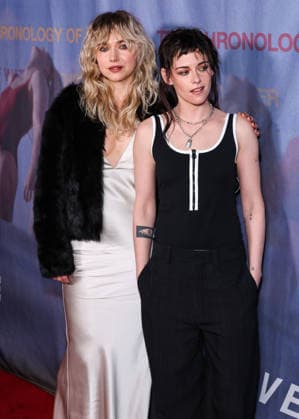 Los Angeles Premiere Of The Forge s The Chronology Of Water HISTORIC FILIPINOTOWN, LOS ANGELES, CALIFORNIA, USA - JANUARY 08: English actress Imogen Poots and American actress and director Kristen Stewart wearing Chanel arrive at the Los Angeles Premiere Of The Forge s The Chronology Of Water held at 2220 Arts + Archives on January 8, 2026 in Historic Filipinotown, Los Angeles, California, United States., Credit:Xavier Collin Avalon United States, California, Los Angeles, 2220 Arts + Archives Copyright: xXavierxCollinx xAvalonx 1064499275