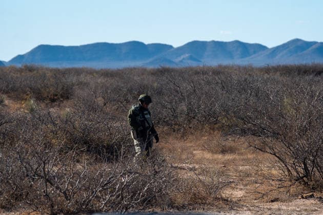 January 9, 2026: CIUDAD JUoÂREZ, Chihuahua, Mexico Ã¢â‚¬ January 9, 2025..Mexican Army personnel secure the area where two bodies in an advanced state of decomposition were found. - ZUMAp241 20260109_zip_p241_005 Copyright: xDavidxPeinadox