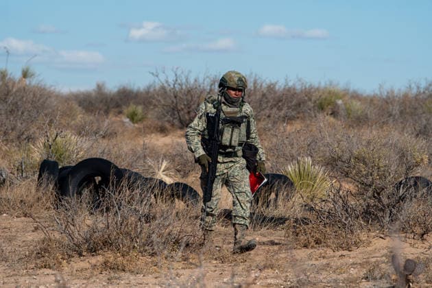 January 9, 2026: CIUDAD JUoÂREZ, Chihuahua, Mexico Ã¢â‚¬ January 9, 2025..Mexican Army personnel secure the area where two bodies in an advanced state of decomposition were found. - ZUMAp241 20260109_zip_p241_009 Copyright: xDavidxPeinadox