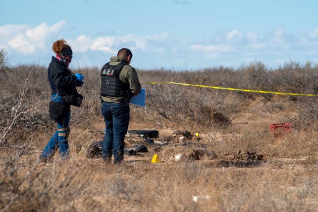 January 9, 2026: CIUDAD JUoÂREZ, Chihuahua, Mexico Ã¢â‚¬ January 9, 2025..Forensic experts process the scene where two bodies in an advanced state of decomposition were found after an anonymous report. - ZUMAp241 20260109_zip_p241_011 Copyright: xDavidxPeinadox