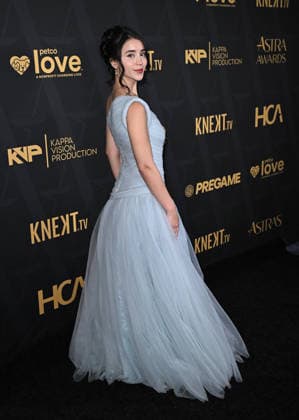2026 Astra Film Awards Caylee Cowan arriving to the 2026 Astra Film Awards held at the Sofitel Los Angeles at Beverly Hills on January 9, 2026 in Los Angeles, Ca. Los Angeles Sofitel Los Angeles at Beverly Hills California USA Copyright: xStarbuck xAFF-USA.COMx