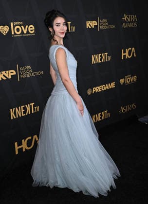 2026 Astra Film Awards Caylee Cowan arriving to the 2026 Astra Film Awards held at the Sofitel Los Angeles at Beverly Hills on January 9, 2026 in Los Angeles, Ca. Los Angeles Sofitel Los Angeles at Beverly Hills California USA Copyright: xStarbuck xAFF-USA.COMx