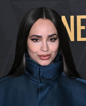 2026 Astra Film Awards Sofia Carson arriving to the 2026 Astra Film Awards held at the Sofitel Los Angeles at Beverly Hills on January 9, 2026 in Los Angeles, Ca. Los Angeles Sofitel Los Angeles at Beverly H California USA Copyright: xStarbuck xAFF-USA.COMx