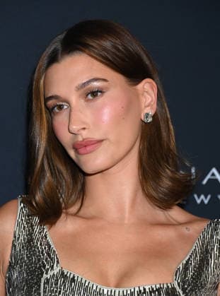 2026 WWD Style Awards Hailey Bieber arriving to the 2026 Women™s Wear Daily WWD Style Awards held at the Regent Santa Monica Beach on January 9, 2026 in Santa Monica, Ca. Santa Monica Regent Santa Monica Beach California USA Copyright: xTammiexArroyox xAFF-USA.comx
