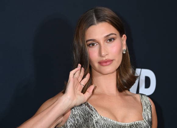 2026 WWD Style Awards Hailey Bieber arriving to the 2026 Women™s Wear Daily WWD Style Awards held at the Regent Santa Monica Beach on January 9, 2026 in Santa Monica, Ca. Santa Monica Regent Santa Monica Beach California USA Copyright: xTammiexArroyox xAFF-USA.comx