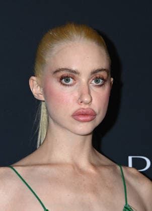 2026 WWD Style Awards Chloe Cherry arriving to the 2026 Women™s Wear Daily WWD Style Awards held at the Regent Santa Monica Beach on January 9, 2026 in Santa Monica, Ca. Santa Monica Regent Santa Monica Beach California USA Copyright: xTammiexArroyox xAFF-USA.comx
