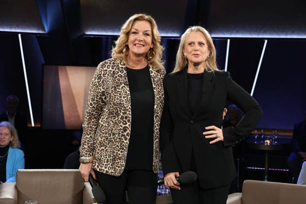 Bettina Tietjen and Barbara Schöneberger host the NDR Talk Show on 9 1 2026, photo session before the broadcast in the 3 program of NDR television in the Hamburg Lokstedt television studio