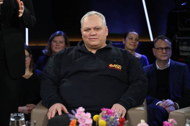 Thomas Ulbrich, head of ASB Hamburgs broadband training, as a guest on the NDR Talk Show on 9 1 2026, photo opportunity before the broadcast on the 3 program of NDR television in the Hamburg Lokstedt television studio