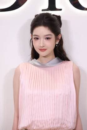 SHANGHAI, CHINA - JANUARY 10: Actress Wang Yuwen attends the Dior s flash mob on January 10, 2026 in Shanghai, China.  Copyright: xVCGx 111614280995
