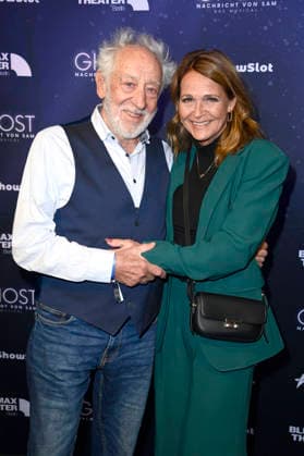 Dieter Hallervorden mit Ehefrau Christiane Zander bei der Premiere des Musicals Ghost - Nachricht von Sam im Stage Bluemax Theater am Potsdamer Platz. Berlin, 09.01.2026 *** Dieter Hallervorden with wife Christiane Zander at the premiere of the musical Ghost Nachricht von Sam at the Stage Bluemax Theater at Potsdamer Platz Berlin, 09 01 2026 Foto:xN.xKubelkax xFuturexImagex ghost_6103