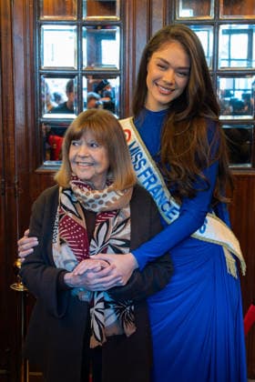 Stephane Rolland Event At Bouglione Winter Circus Chantal Goya, Miss France 2026 Hinaupoko Deveze attends Stephane Rolland, under the patronage of the Hospitals Foundation, is organizing a performance of the Tempo show by the Bouglione Winter Circus for 1,600 hospitalized children on January 10, 2026 in Paris, France. Photo by Nasser Berzane ABACAPRESS.COM Paris France  Copyright: xBerzanexNasser ABACAx
