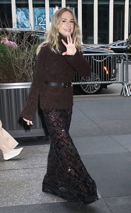 January 09 2026 Holly Hunter on The Kelly Clarkson Show to talk about new Star Trek series Star Trek: Starfleet Academy in New York.January 09 2026 Copyright: xRWx