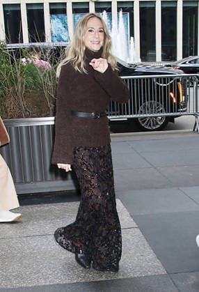 January 09 2026 Holly Hunter on The Kelly Clarkson Show to talk about new Star Trek series Star Trek: Starfleet Academy in New York.January 09 2026 Copyright: xRWx