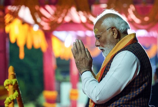 RECORD DATE NOT STATED PM Modi pays obeisance at Somnath Temple Gir Somnath, Jan 10 (ANI): Prime Minister Narendra Modi pays obeisance at Somnath Temple, in Gir Somnath on Saturday. (@narendramodi X ANI Photo) Gir Somnath Gujarat India Copyright: xANIx ANI_20260110419