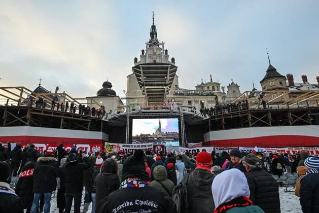President Nawrocki Attends National Patriotic Football Fans’ Pilgrimage CZESTOCHOWA, POLAND - JANUARY 10: Football supporters gather outside the Jasna Gora Monastery ahead of a meeting with Polish President Karol Nawrocki during the 18th National Patriotic Pilgrimage of Football Fans, in Czestochowa, Poland, on January 10, 2026. Artur Widak Anadolu Czestochowa Poland. Editorial use only. Please get in touch for any other usage.  Copyright: x2026xAnadoluxArturxWidakx