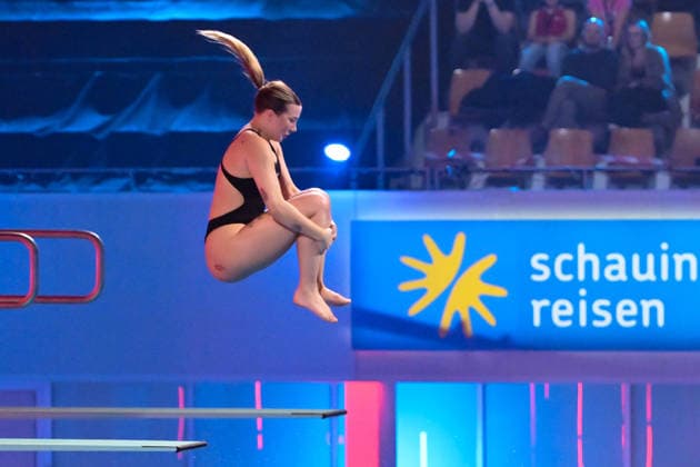 10 01 2026, xlakx, Entertainment, TV Total Turmspringen v l Lina Westphal Reality starlet dares to jump from the diving boards of the swimming and diving hall in the Europasportpark SSE at the 15th edition of TV Total Turmspringen in Berlin a spectacular highlight of the show on ProSieben Berlin Daniel Lakomski