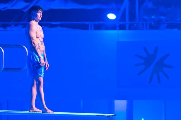 10 01 2026, xlakx, Entertainment, TV Total Turmspringen v l Marcel Nguyen Ex gymnast and defending champion dares to jump from the diving boards of the swimming and diving hall in the Europasportpark SSE at the 15th edition of TV Total Turmspringen in Berlin a spectacular highlight of the show on ProSieben Berlin Daniel Lakomski